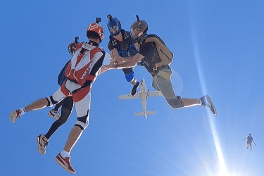 Licensed skydivers in formation